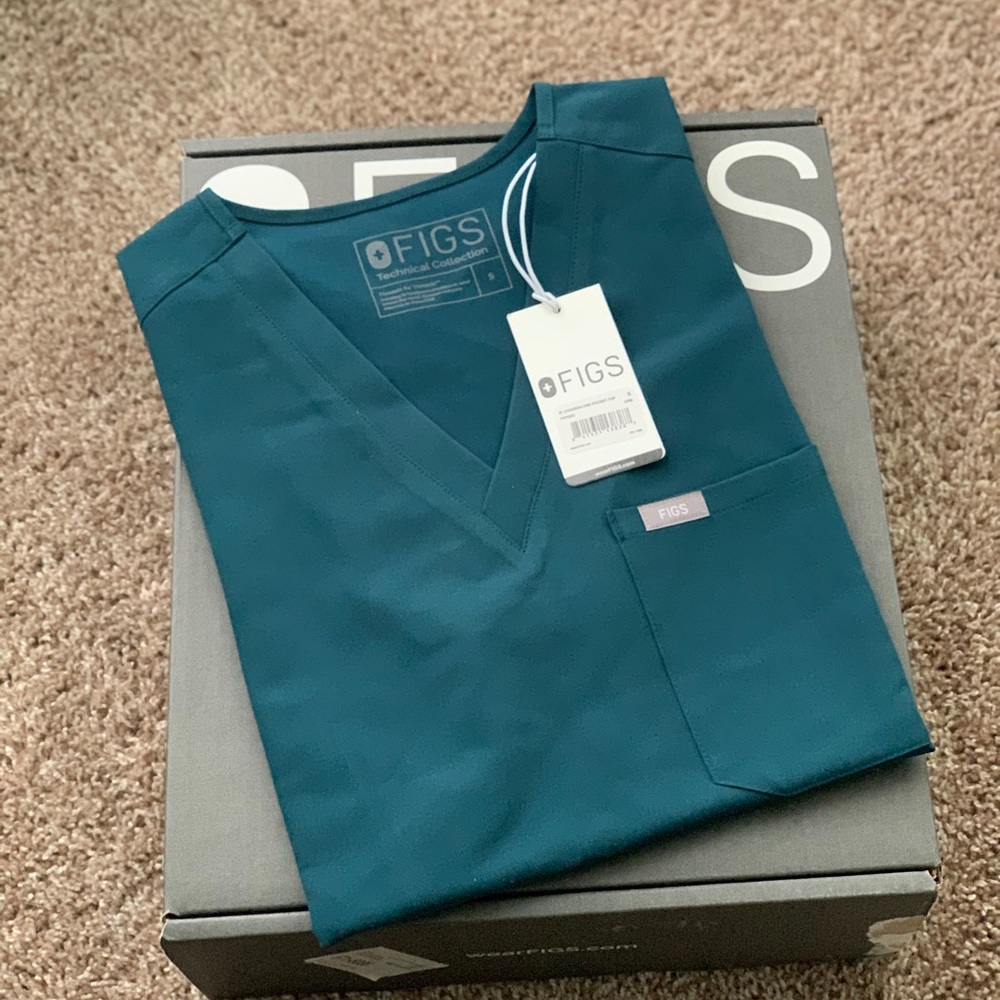 *NWT* Figs Catarina Scrub Top Caribbean Blue